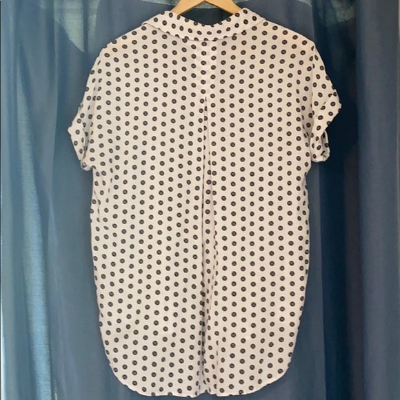 Cute white button up, decorated with buttons! - Picture 2 of 4